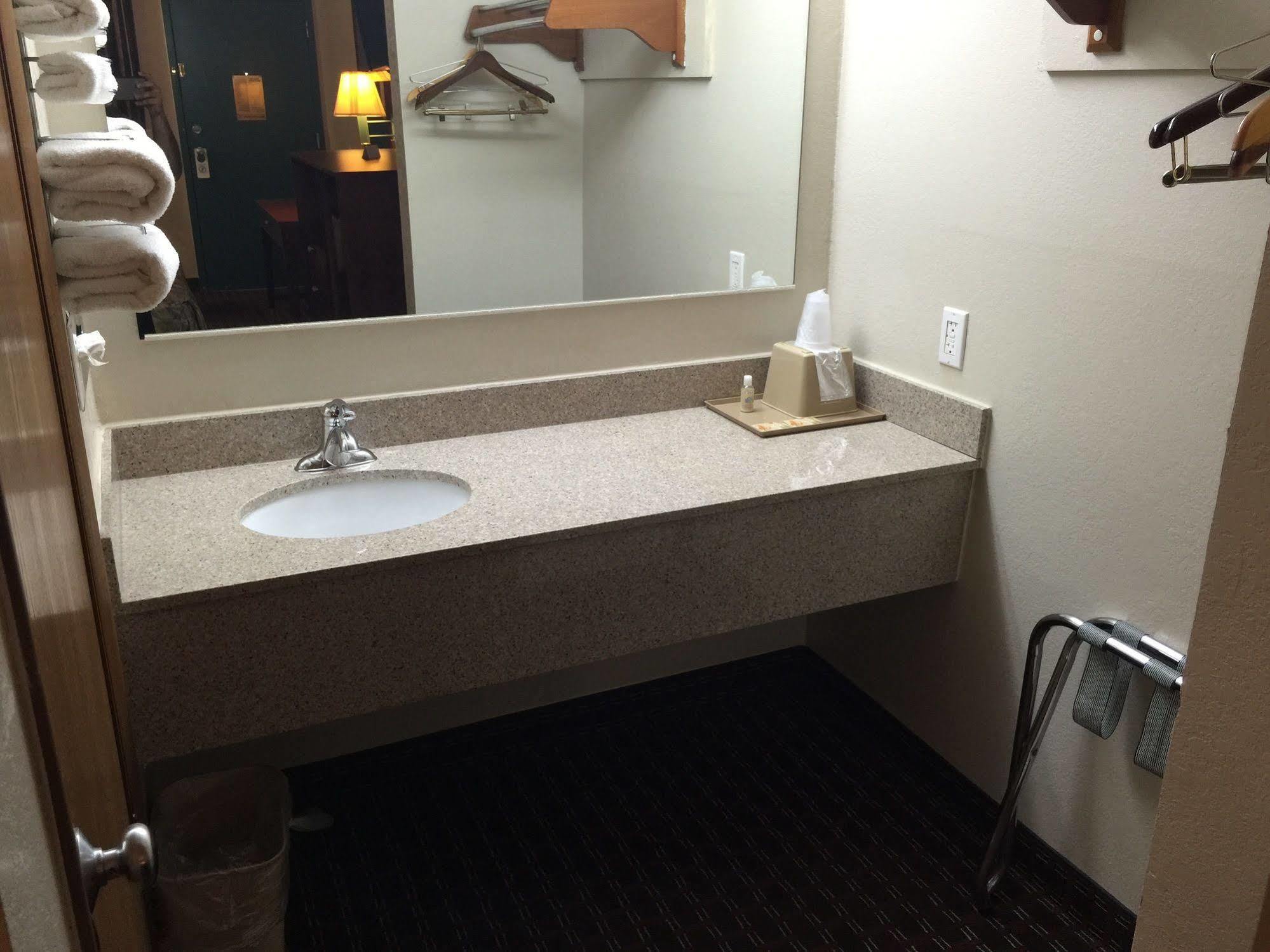 Executive Inn And Suites Dyersburg Exteriér fotografie